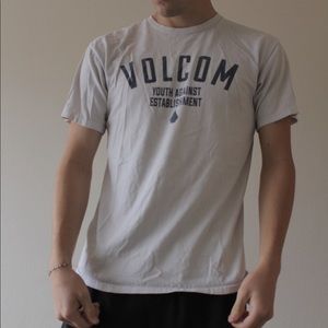 VOLCOM T SHIRT